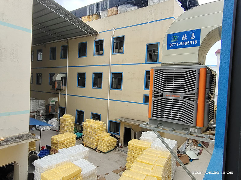 厂房降温的工业冷风机为什么选用镀锌角钢做机架？